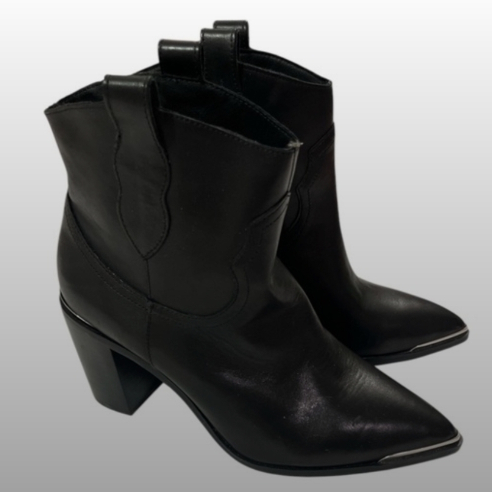 Steve Madden Western Black Leather Ankle